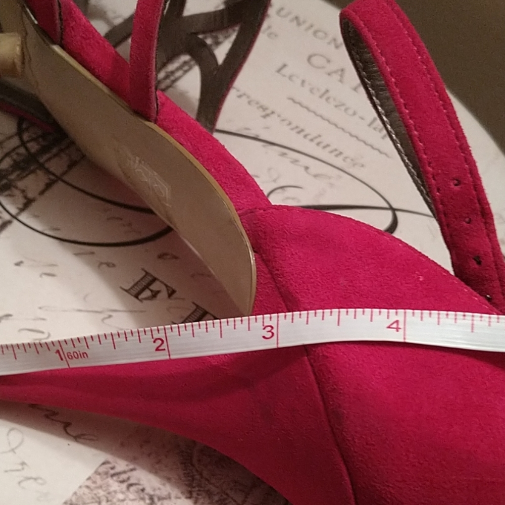 Heels - Picture 5 of 5